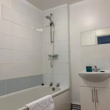 Tudors Esuites Two Bedroom Birmingham